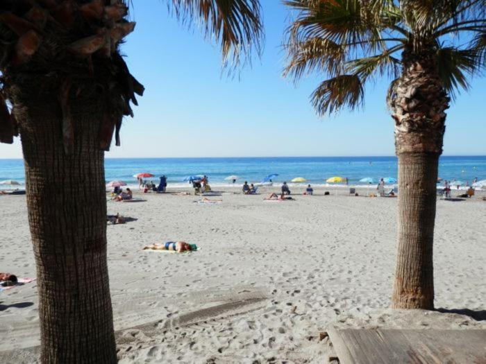 Apartamento Rivas, Junto A La Playa Torrecilla Нерха Экстерьер фото